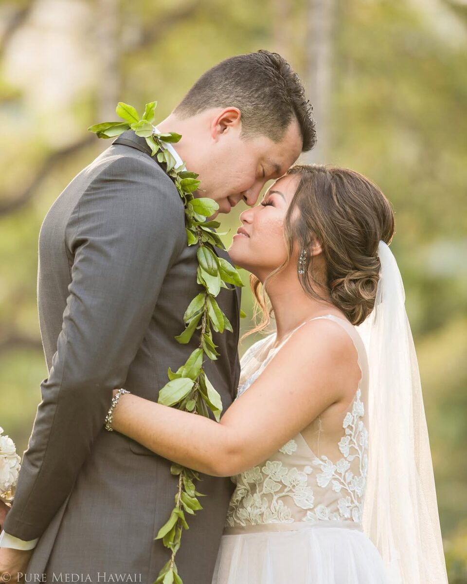 Ko Olina vs Kualoa Ranch wedding photography comparison Oahu Hawaii — Pure Media Hawaii